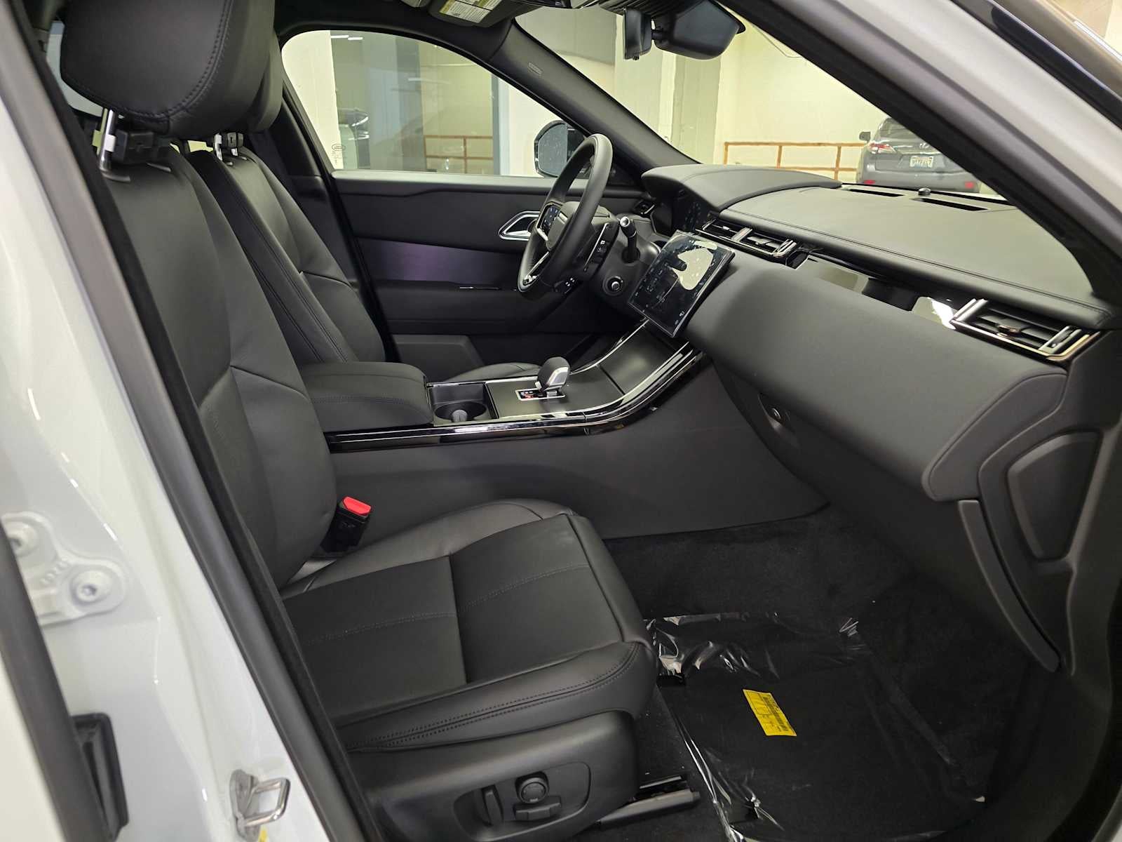 2026 Land Rover Range Rover Velar Dynamic SE
