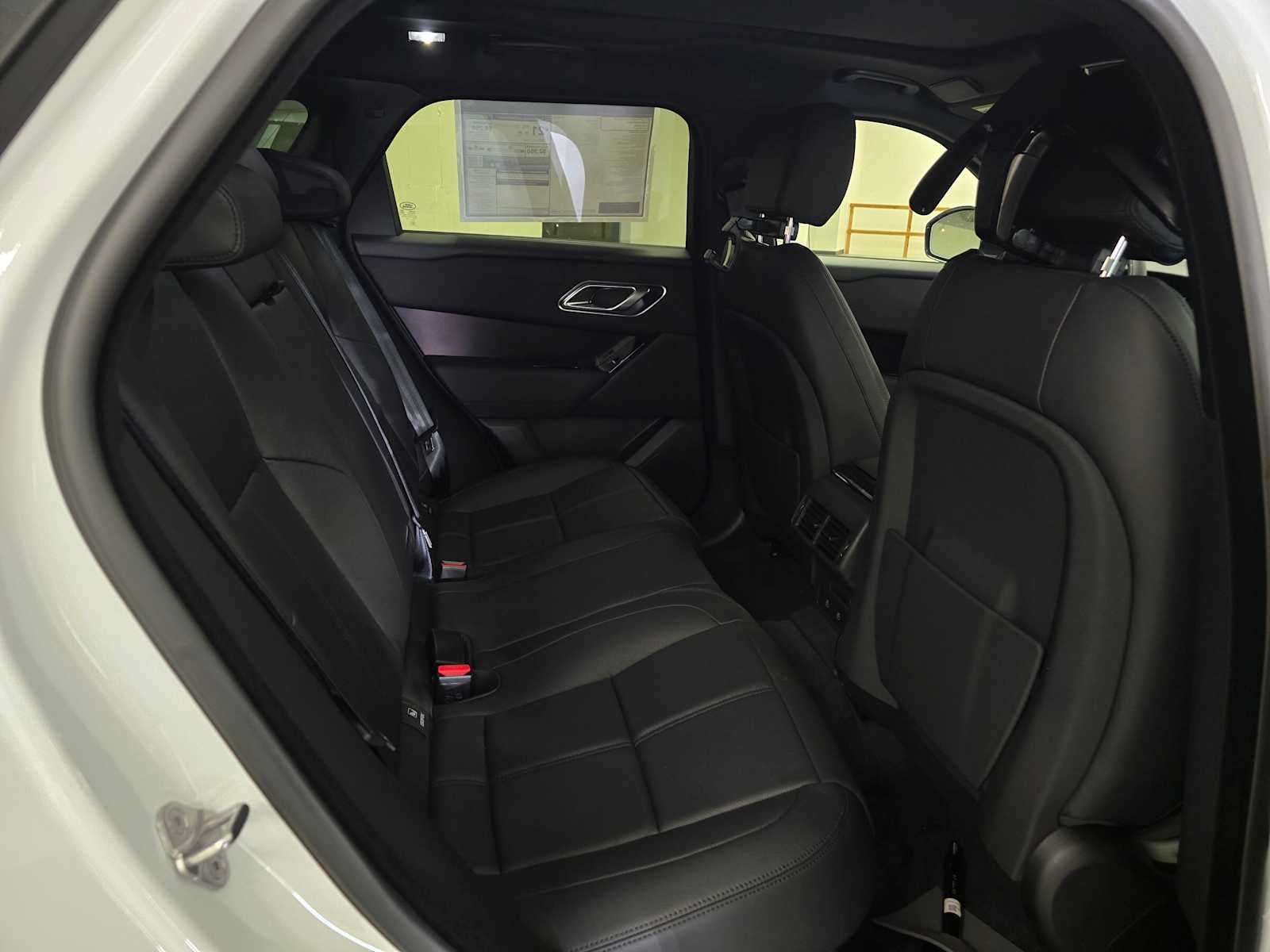 2026 Land Rover Range Rover Velar Dynamic SE