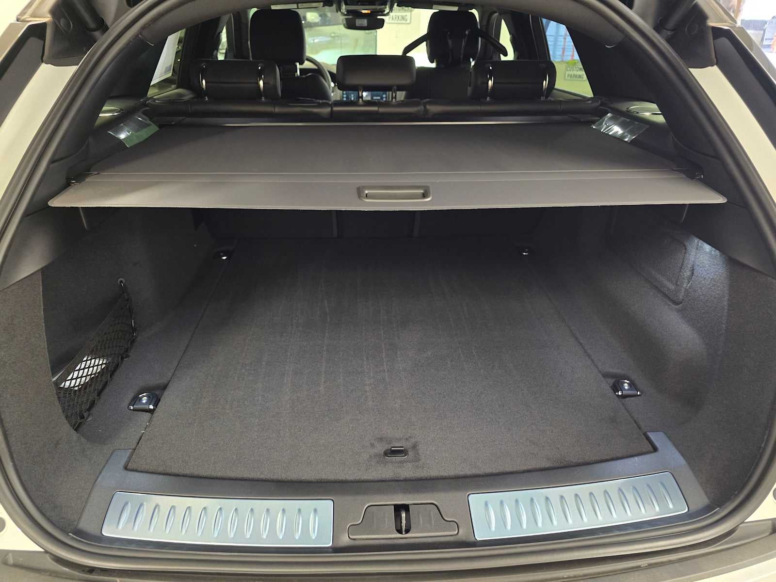 2026 Land Rover Range Rover Velar Dynamic SE