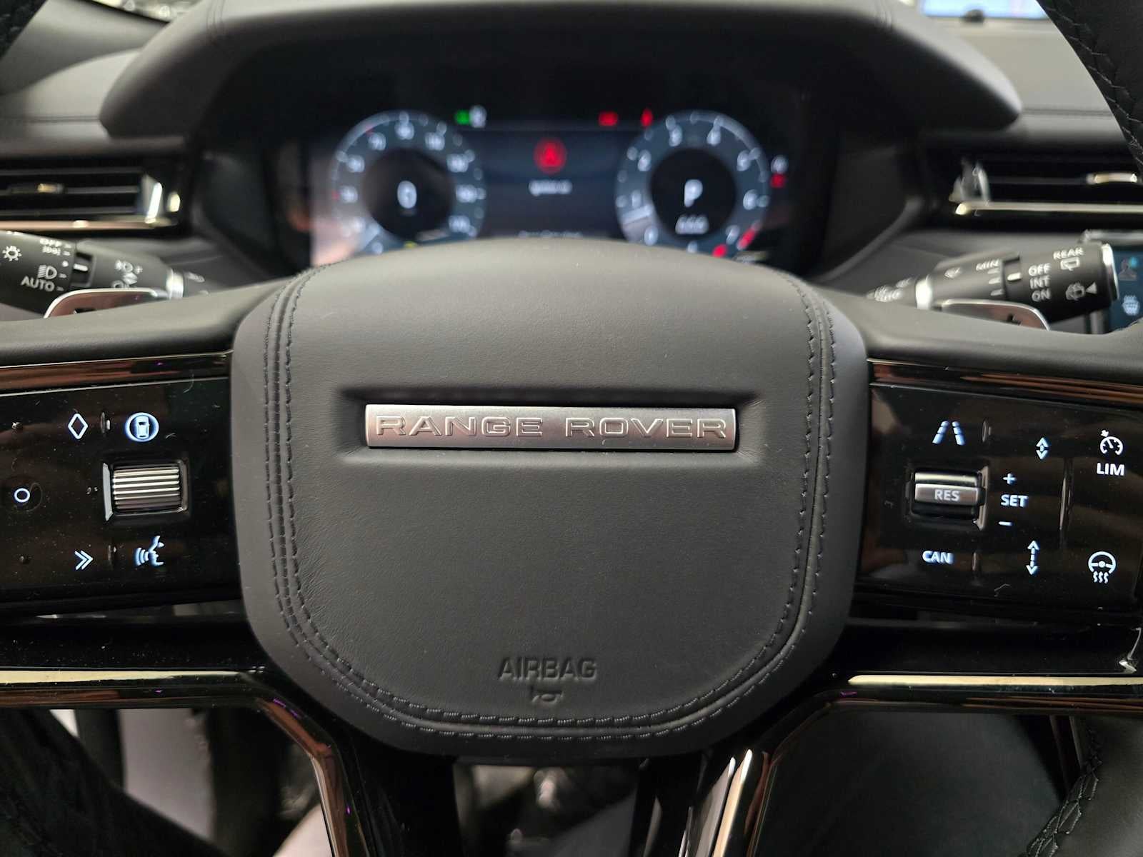 2026 Land Rover Range Rover Velar Dynamic SE