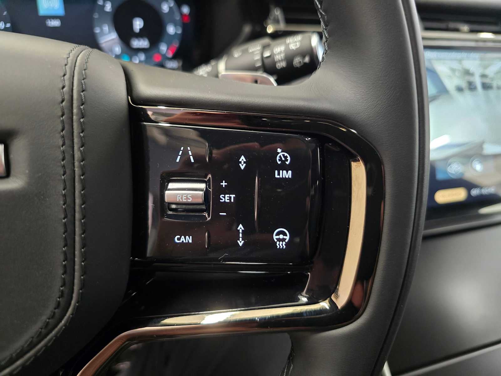 2026 Land Rover Range Rover Velar Dynamic SE