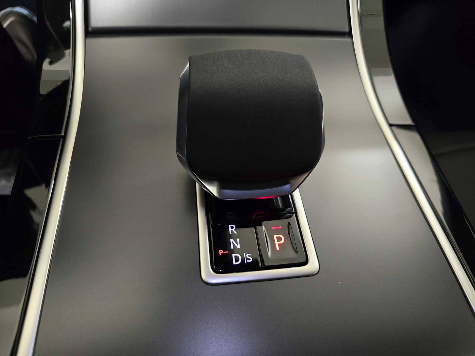 2026 Land Rover Range Rover Evoque Core S