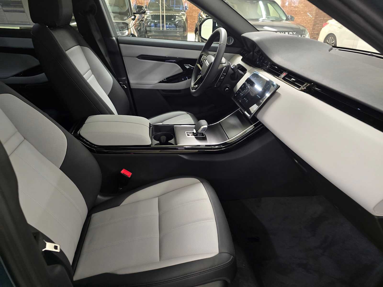 2026 Land Rover Range Rover Evoque Dynamic SE