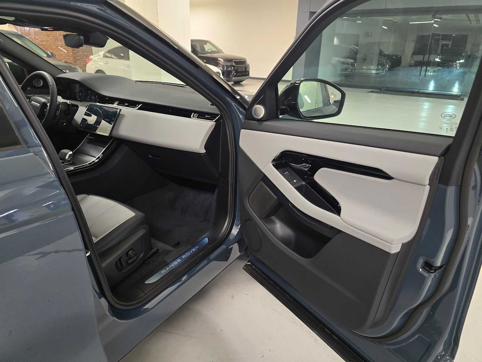 2026 Land Rover Range Rover Evoque Dynamic SE