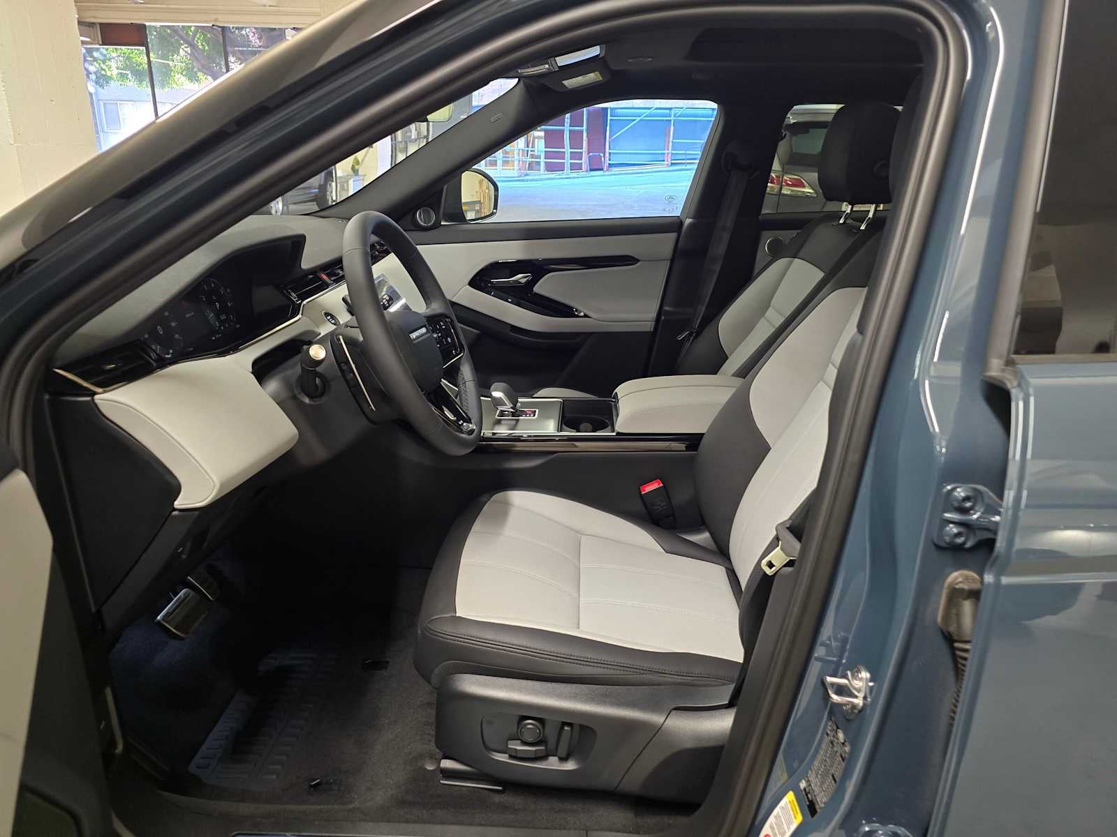 2026 Land Rover Range Rover Evoque Dynamic SE