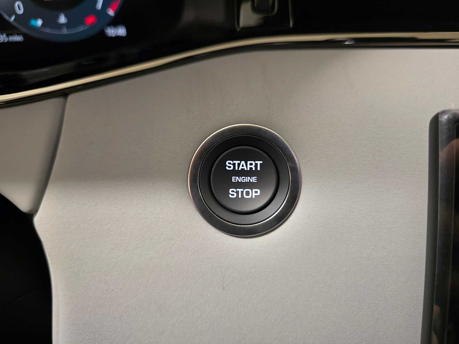 2026 Land Rover Range Rover Evoque Dynamic SE
