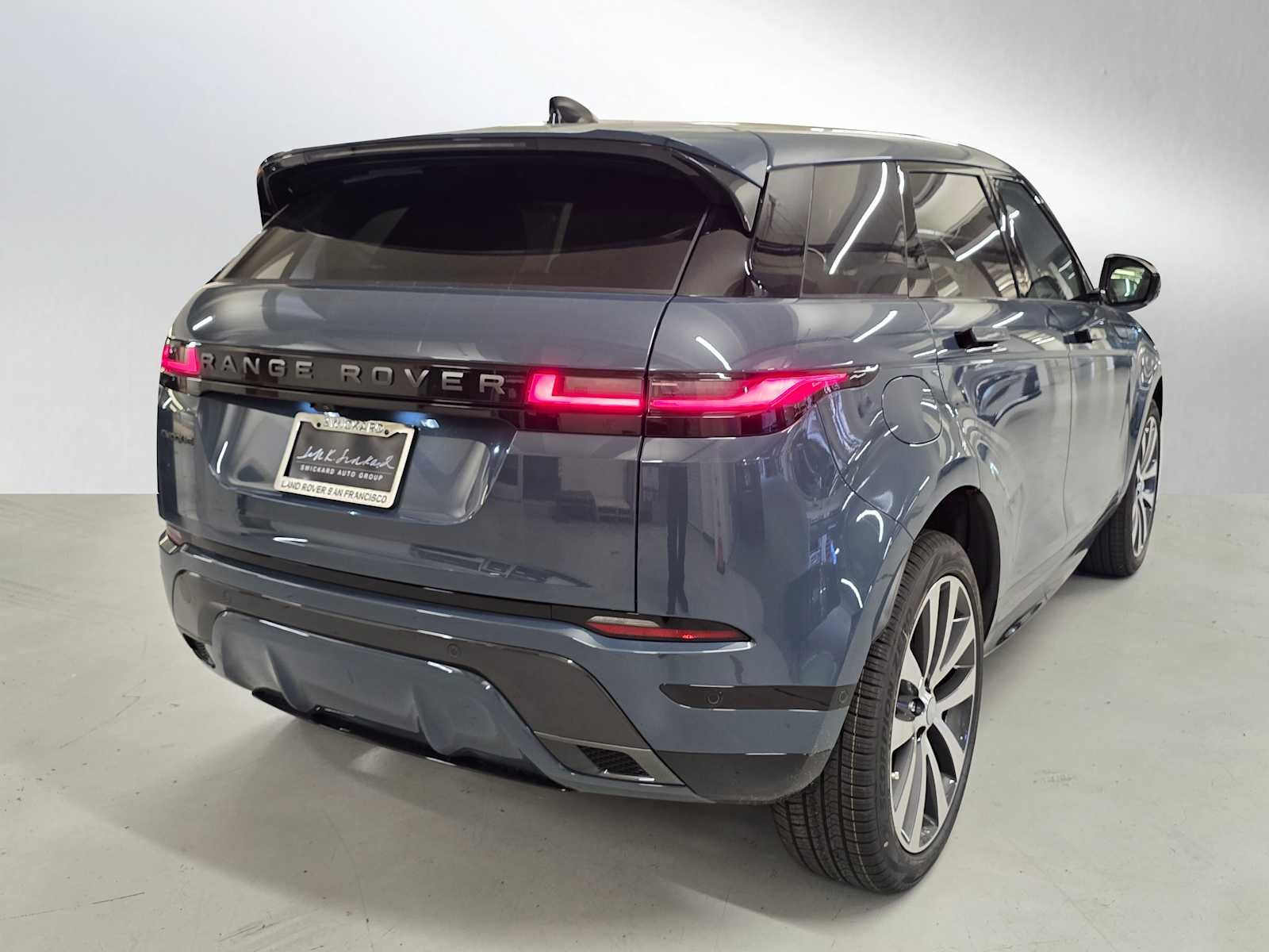 2026 Land Rover Range Rover Evoque Dynamic SE