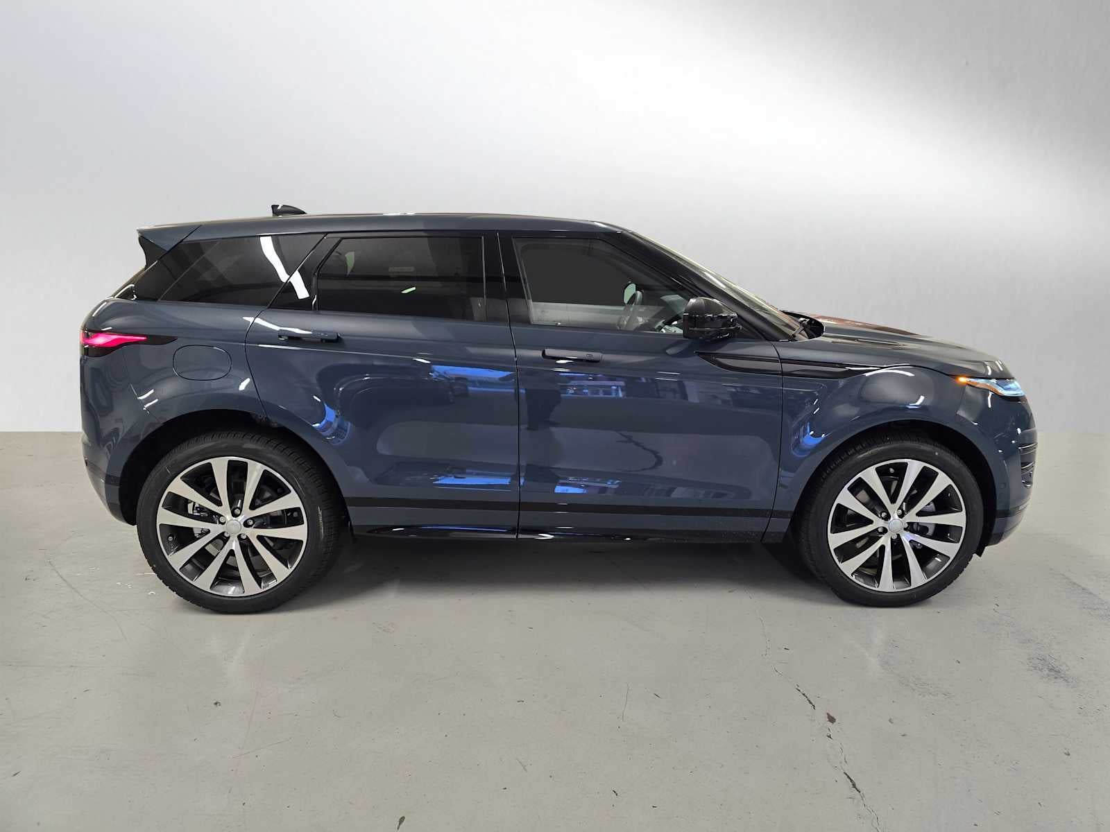 2026 Land Rover Range Rover Evoque Dynamic SE