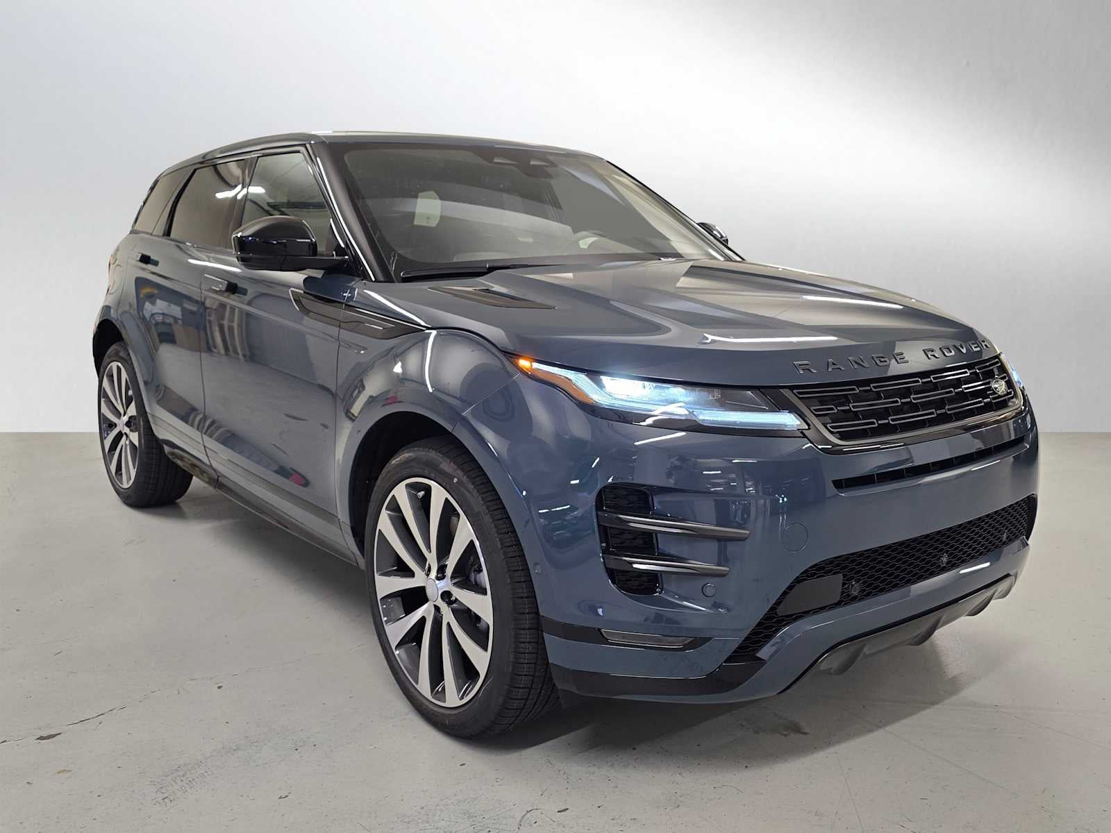 2026 Land Rover Range Rover Evoque Dynamic SE