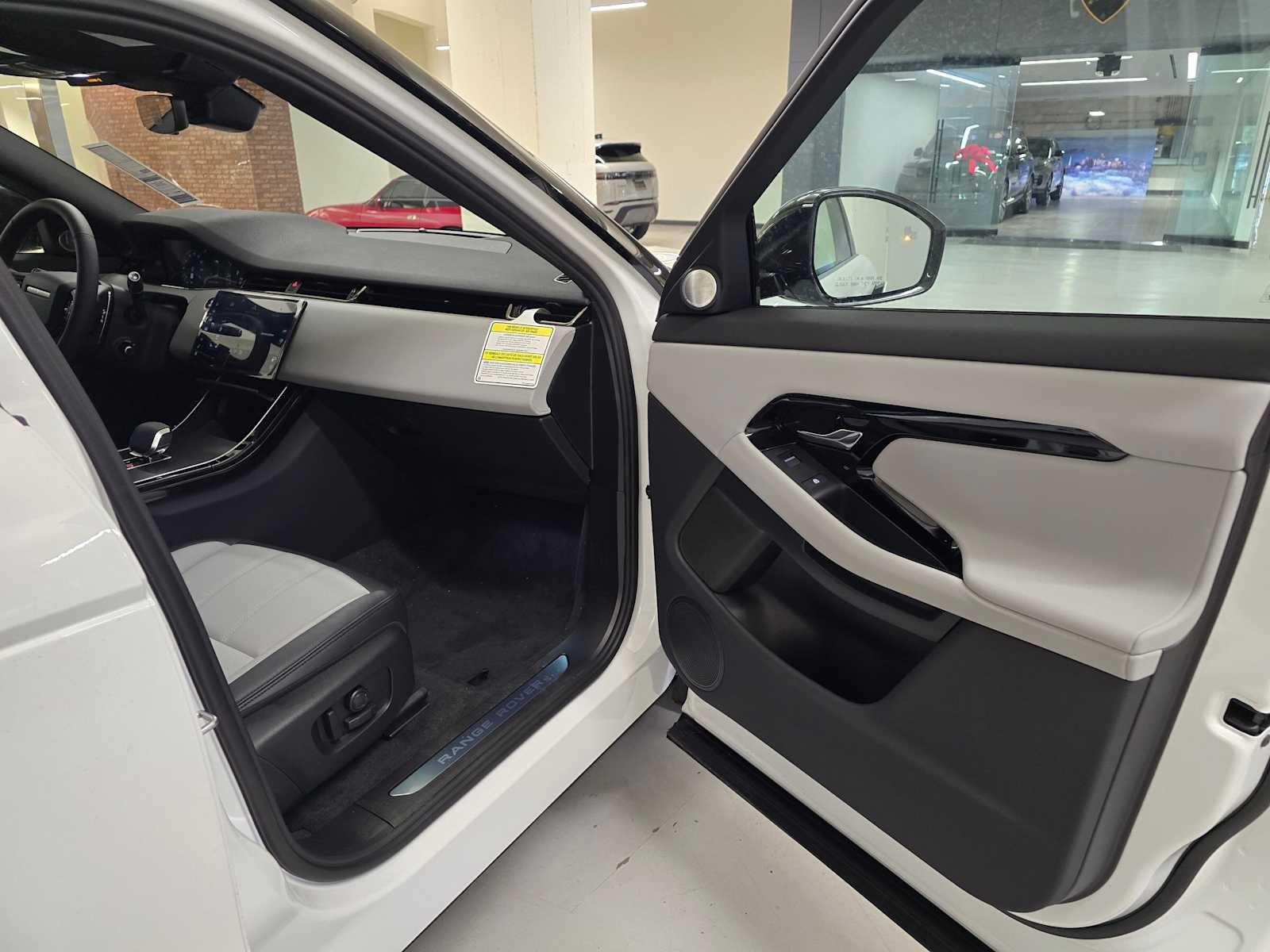 2026 Land Rover Range Rover Evoque Dynamic SE