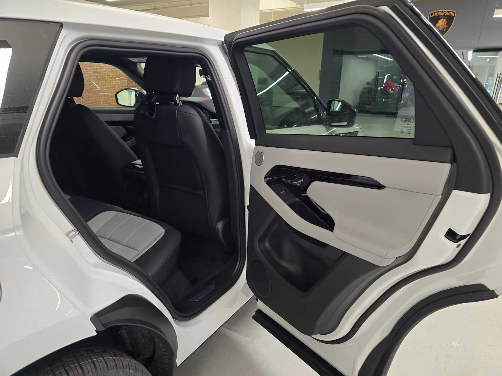 2026 Land Rover Range Rover Evoque Dynamic SE