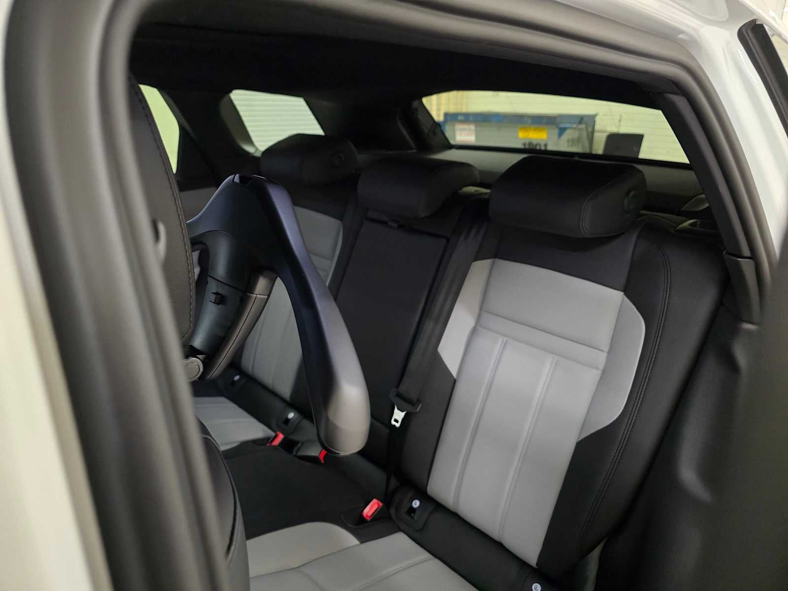 2026 Land Rover Range Rover Evoque Dynamic SE