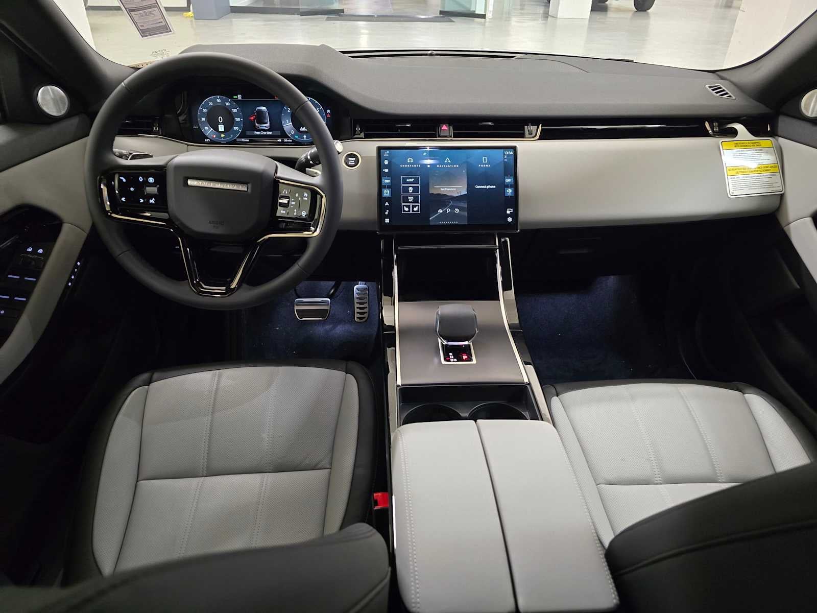 2026 Land Rover Range Rover Evoque Dynamic SE