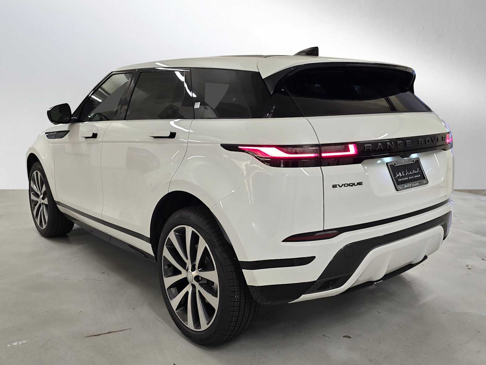 2026 Land Rover Range Rover Evoque Dynamic SE