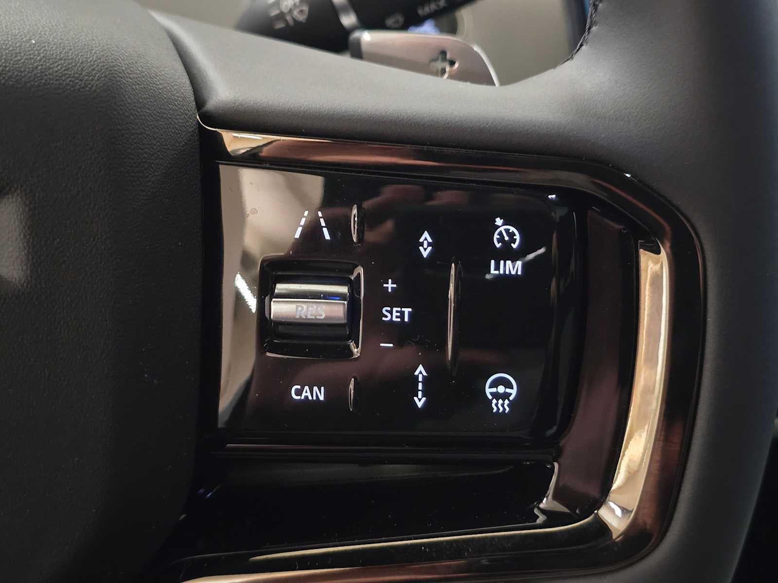 2026 Land Rover Range Rover Evoque Dynamic SE