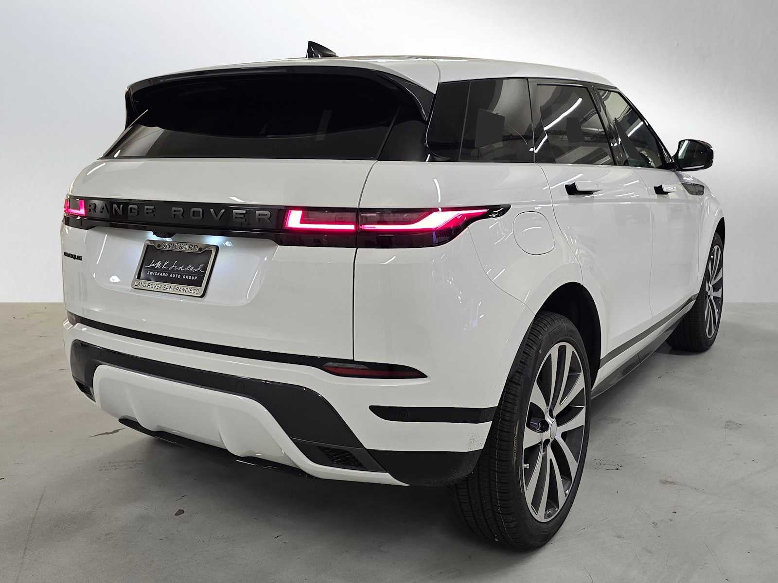 2026 Land Rover Range Rover Evoque Dynamic SE