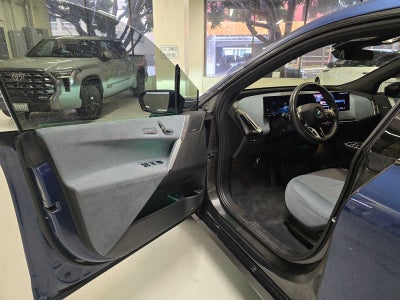2025 BMW iX xDrive50 xDrive50