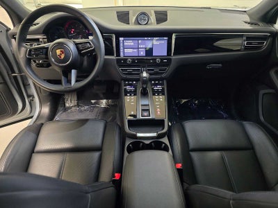 2025 Porsche Macan AWD