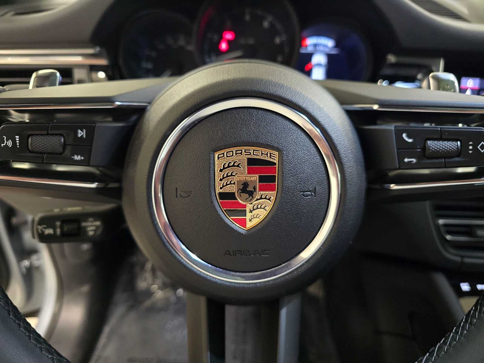 2025 Porsche Macan AWD