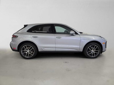 2025 Porsche Macan AWD