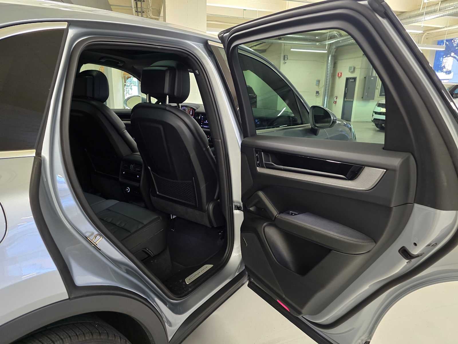 2024 Porsche Cayenne AWD