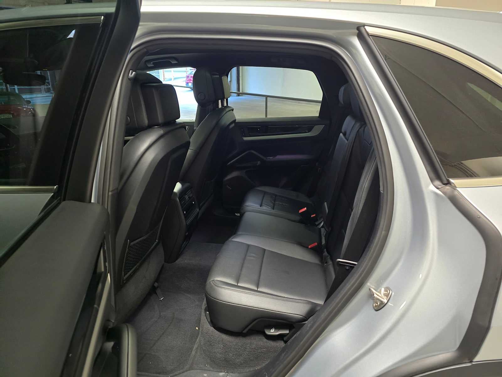 2024 Porsche Cayenne AWD