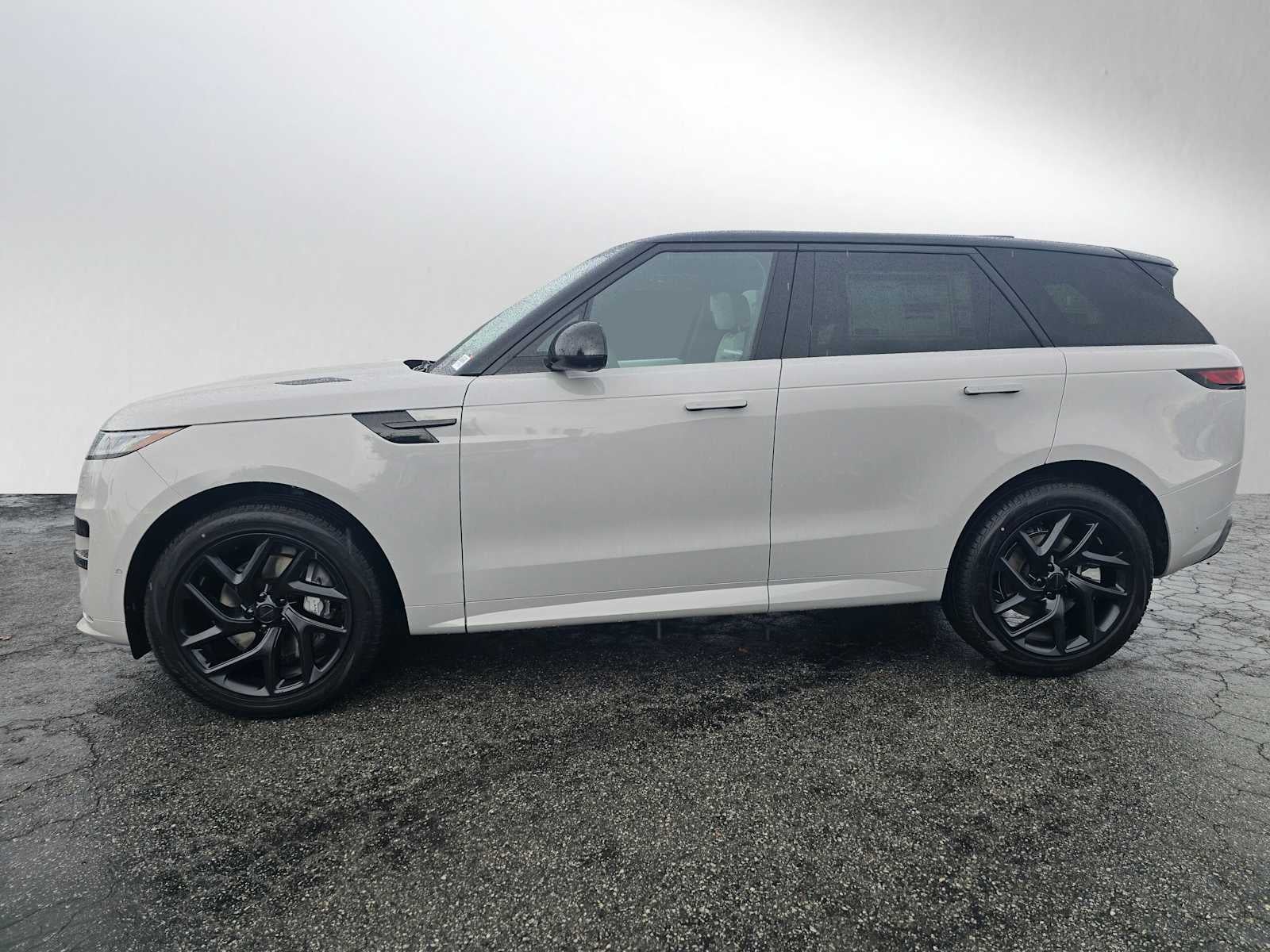2026 Land Rover Range Rover Sport Dynamic SE