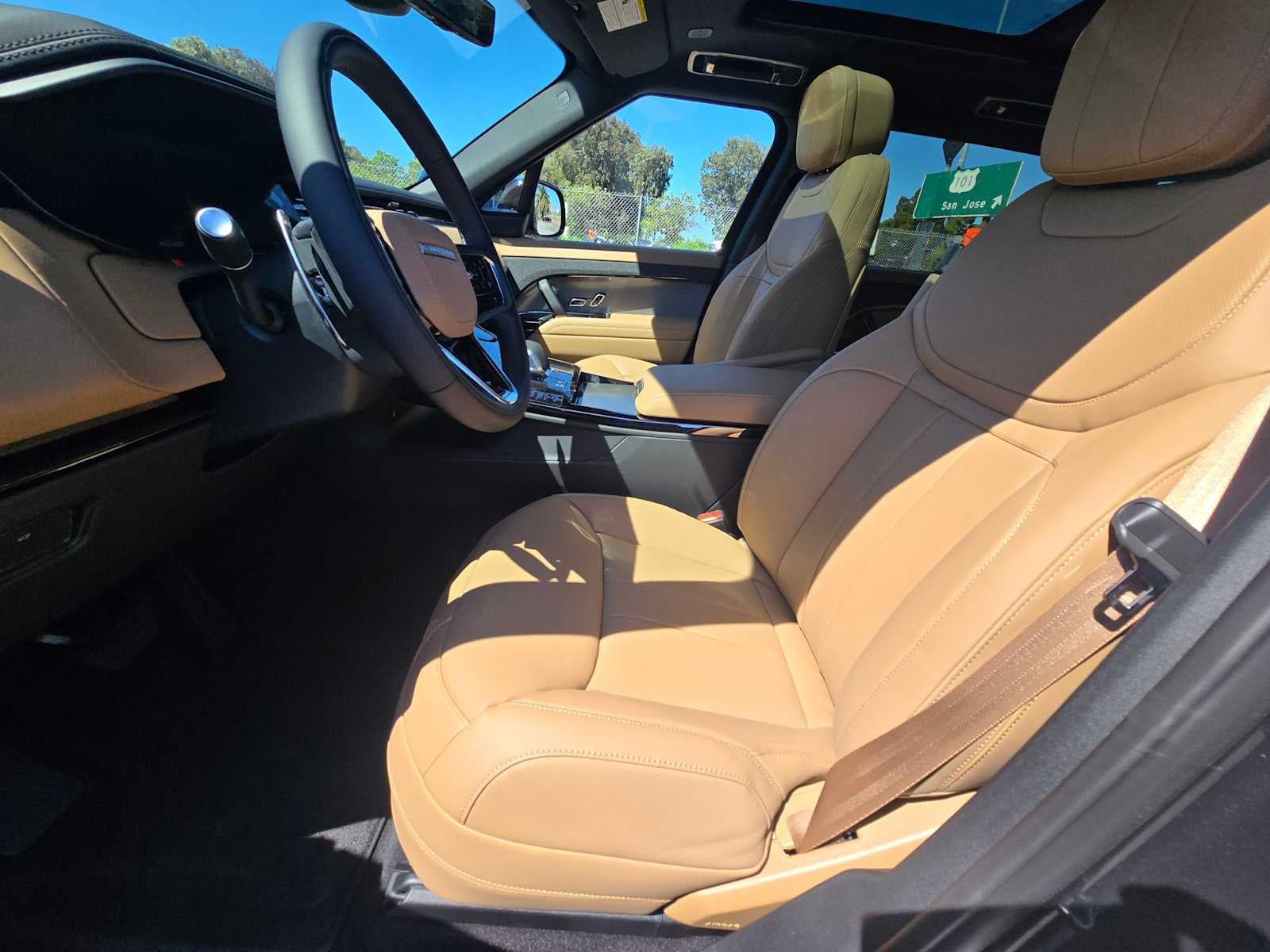 2026 Land Rover Range Rover Sport SE