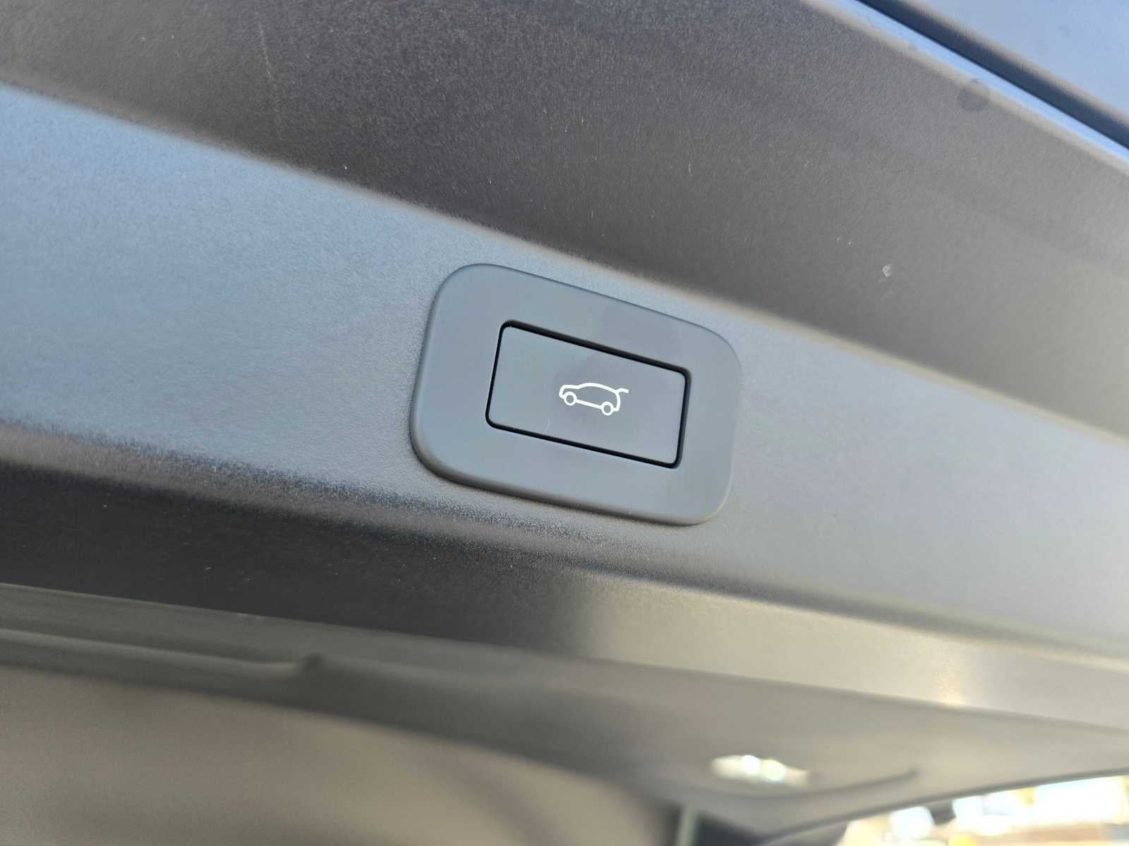 2026 Land Rover Range Rover Sport SE