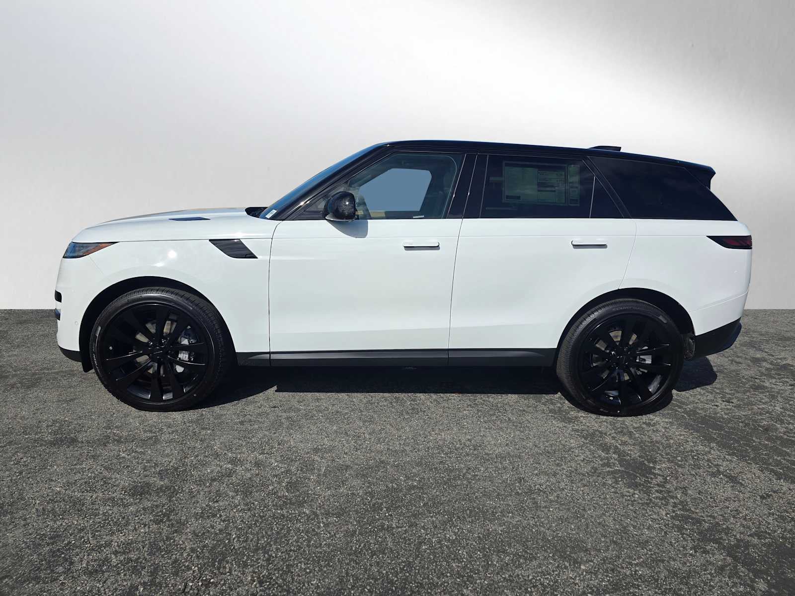 2026 Land Rover Range Rover Sport SE
