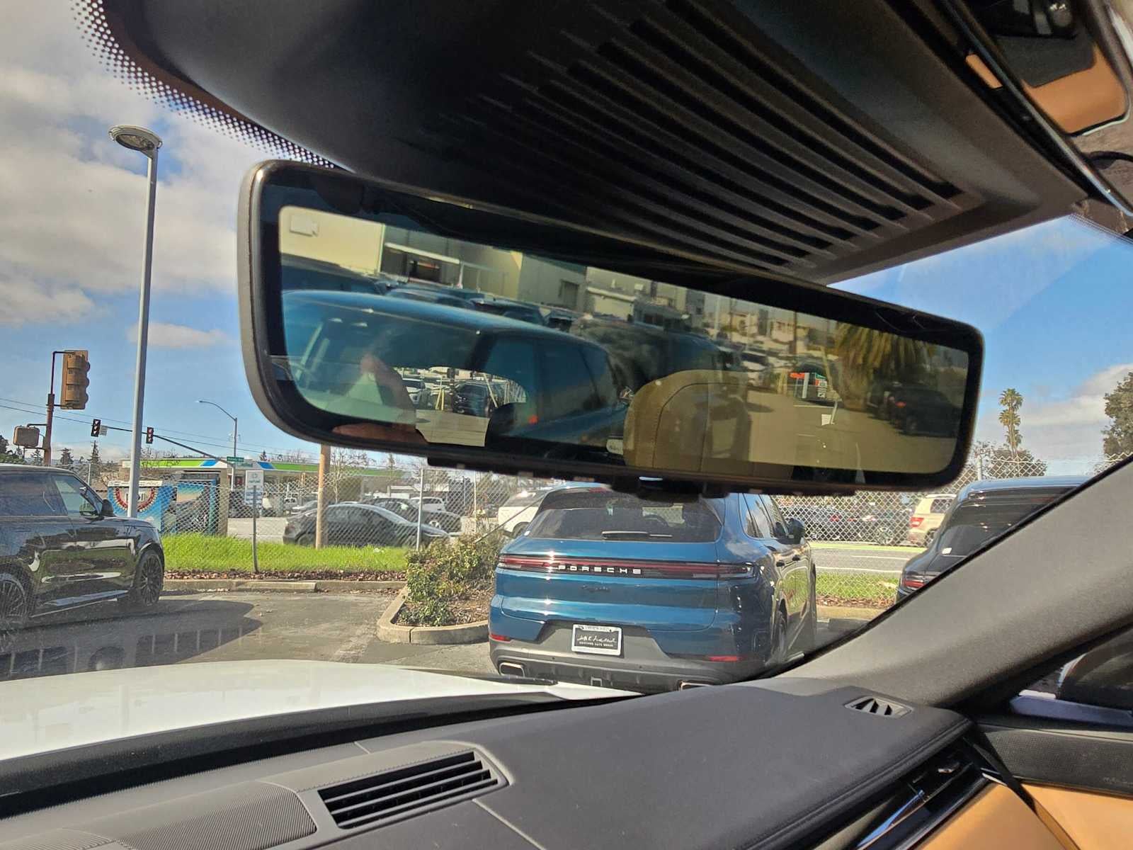 2026 Land Rover Range Rover Sport SE