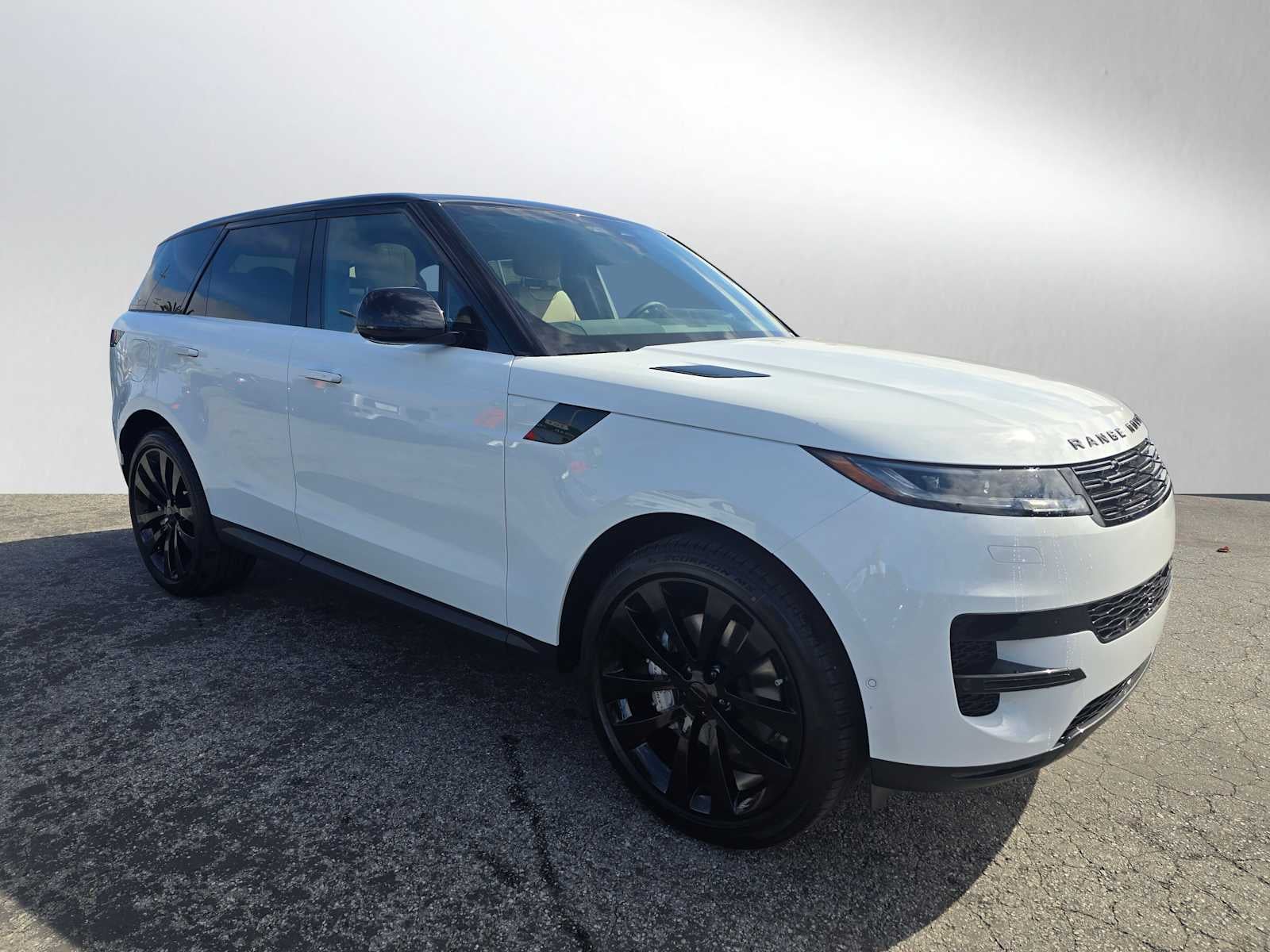 2026 Land Rover Range Rover Sport SE