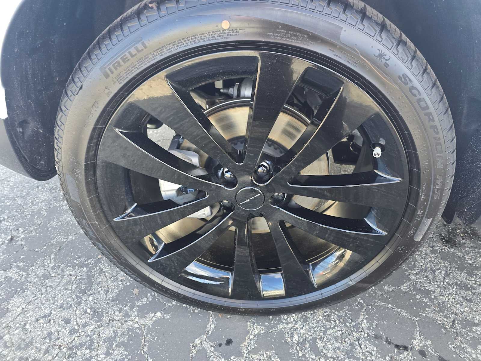 2026 Land Rover Range Rover Sport SE