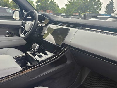 2026 Land Rover Range Rover Sport SE