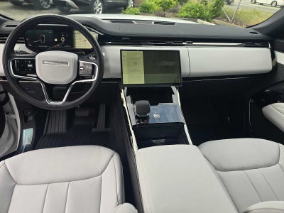 2026 Land Rover Range Rover Sport SE