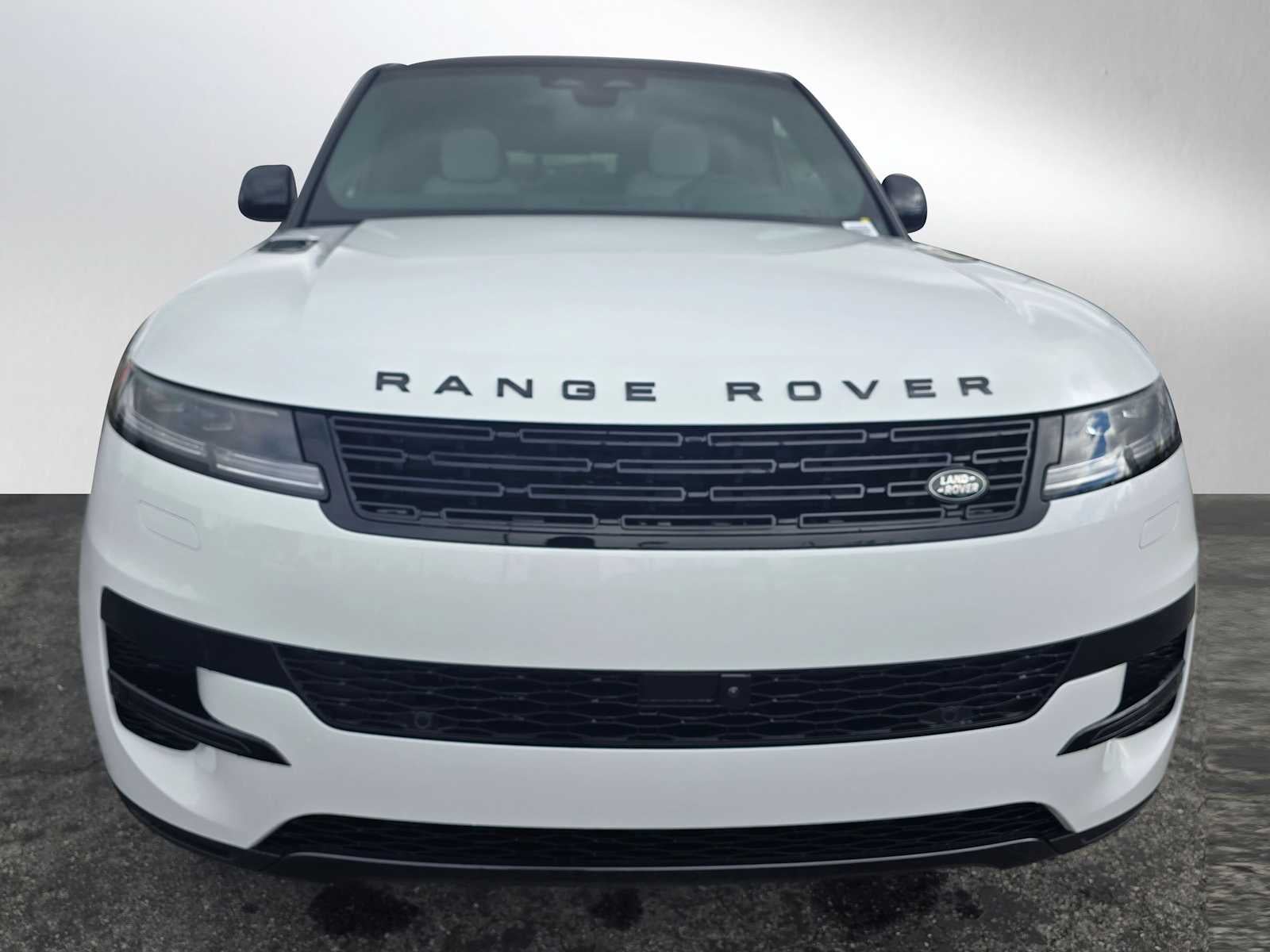 2026 Land Rover Range Rover Sport SE