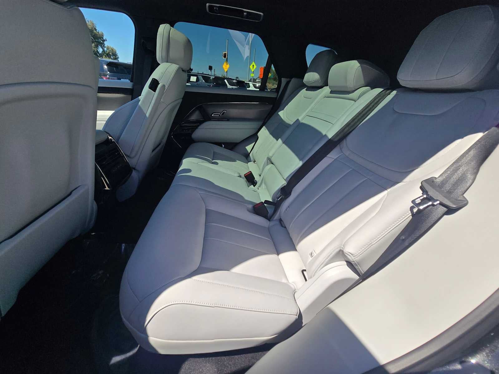 2026 Land Rover Range Rover Sport SE