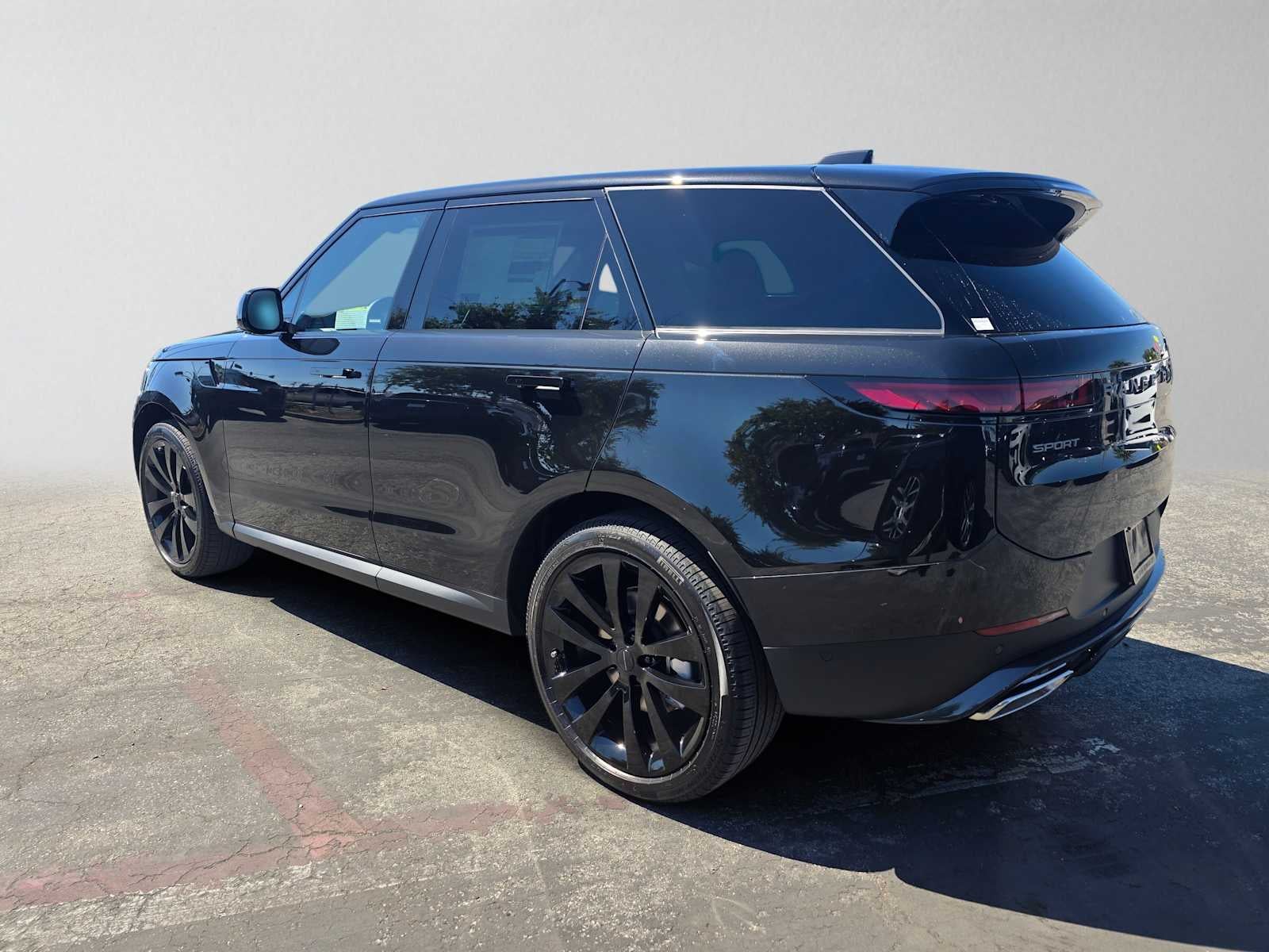2026 Land Rover Range Rover Sport SE