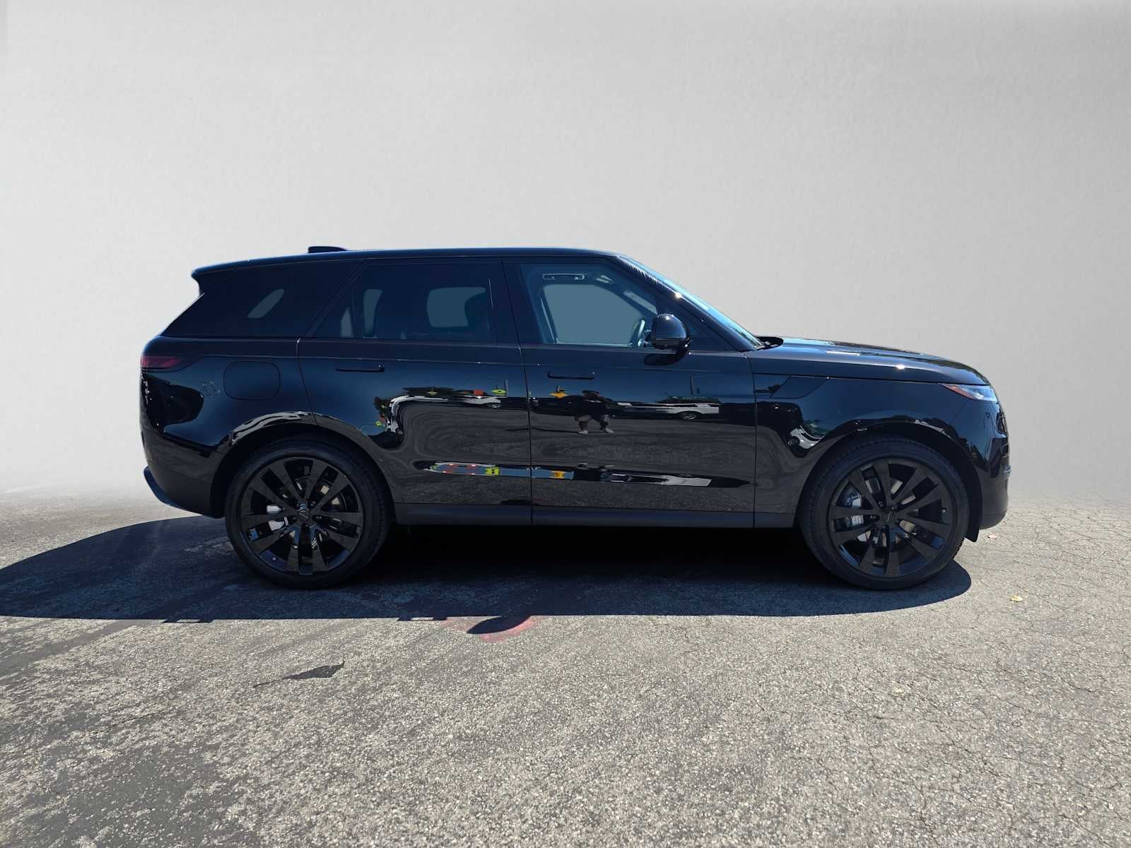 2026 Land Rover Range Rover Sport SE