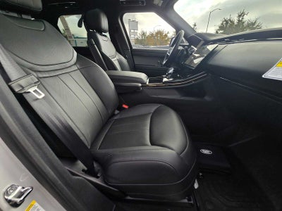 2025 Land Rover Range Rover Sport SE