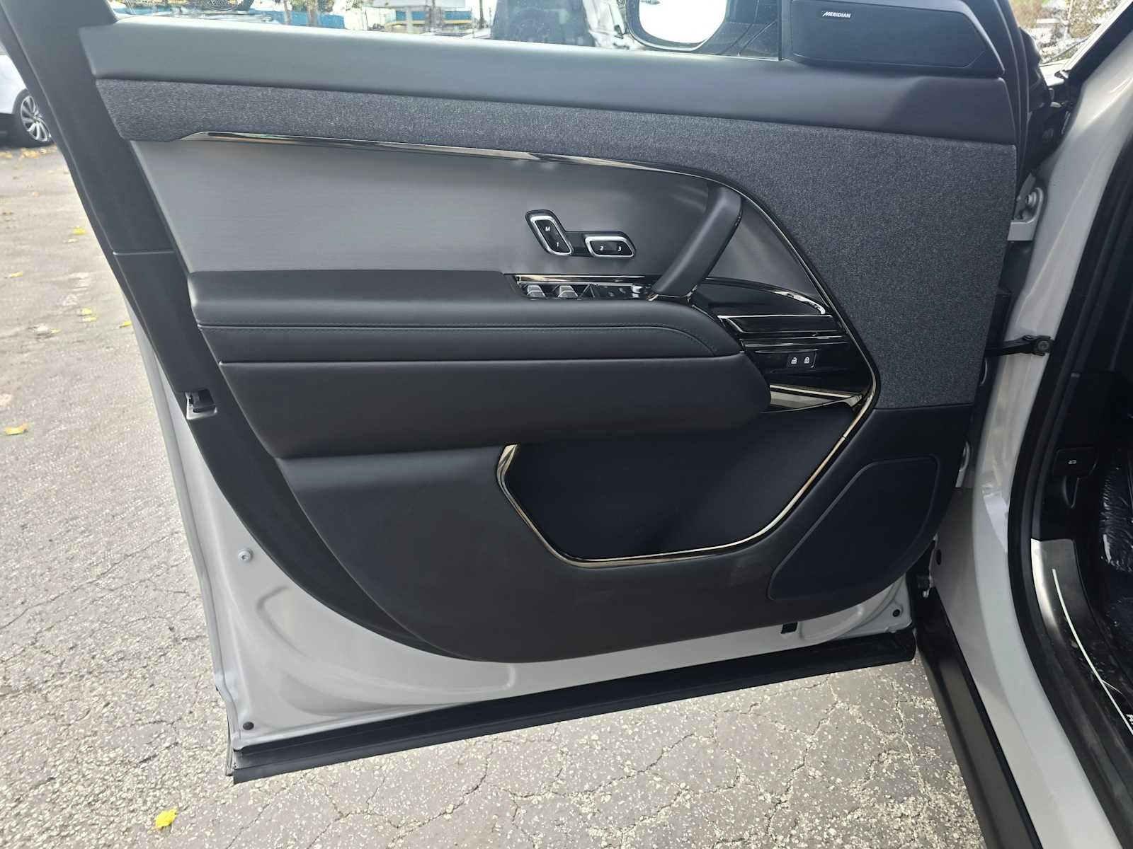 2025 Land Rover Range Rover Sport SE