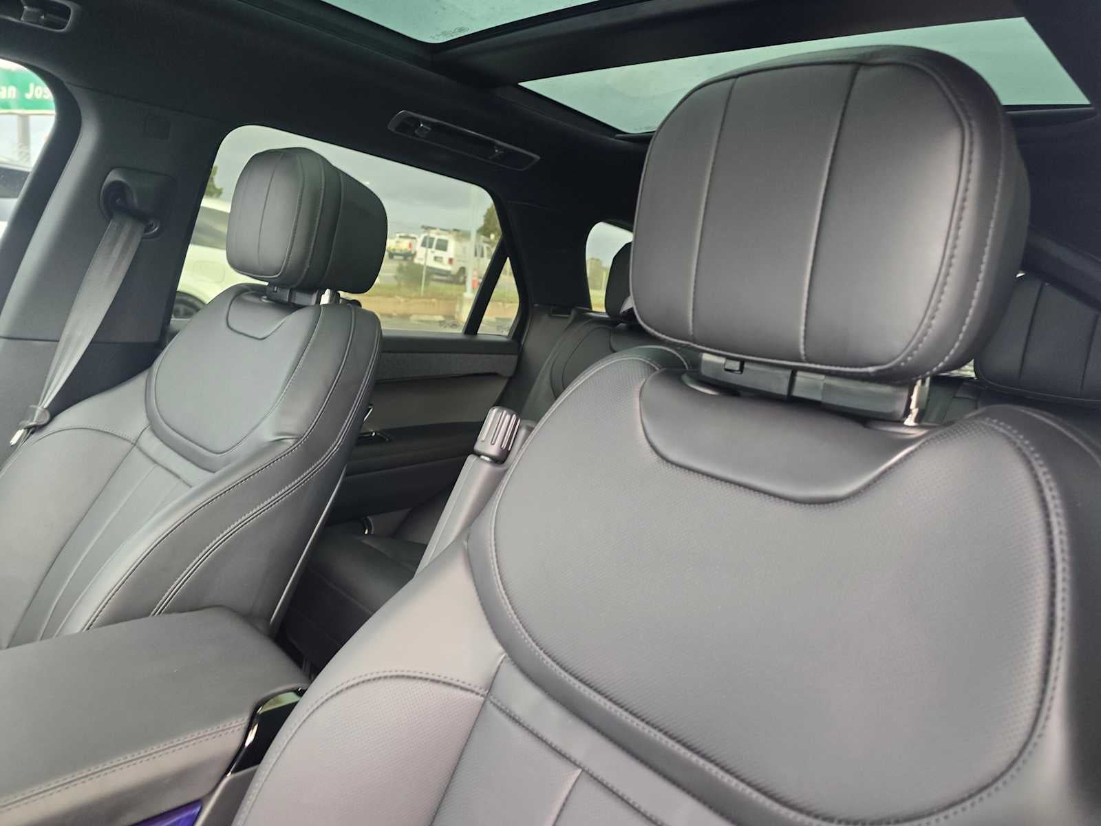 2025 Land Rover Range Rover Sport SE