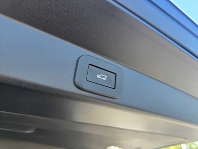 2026 Land Rover Range Rover Sport SE
