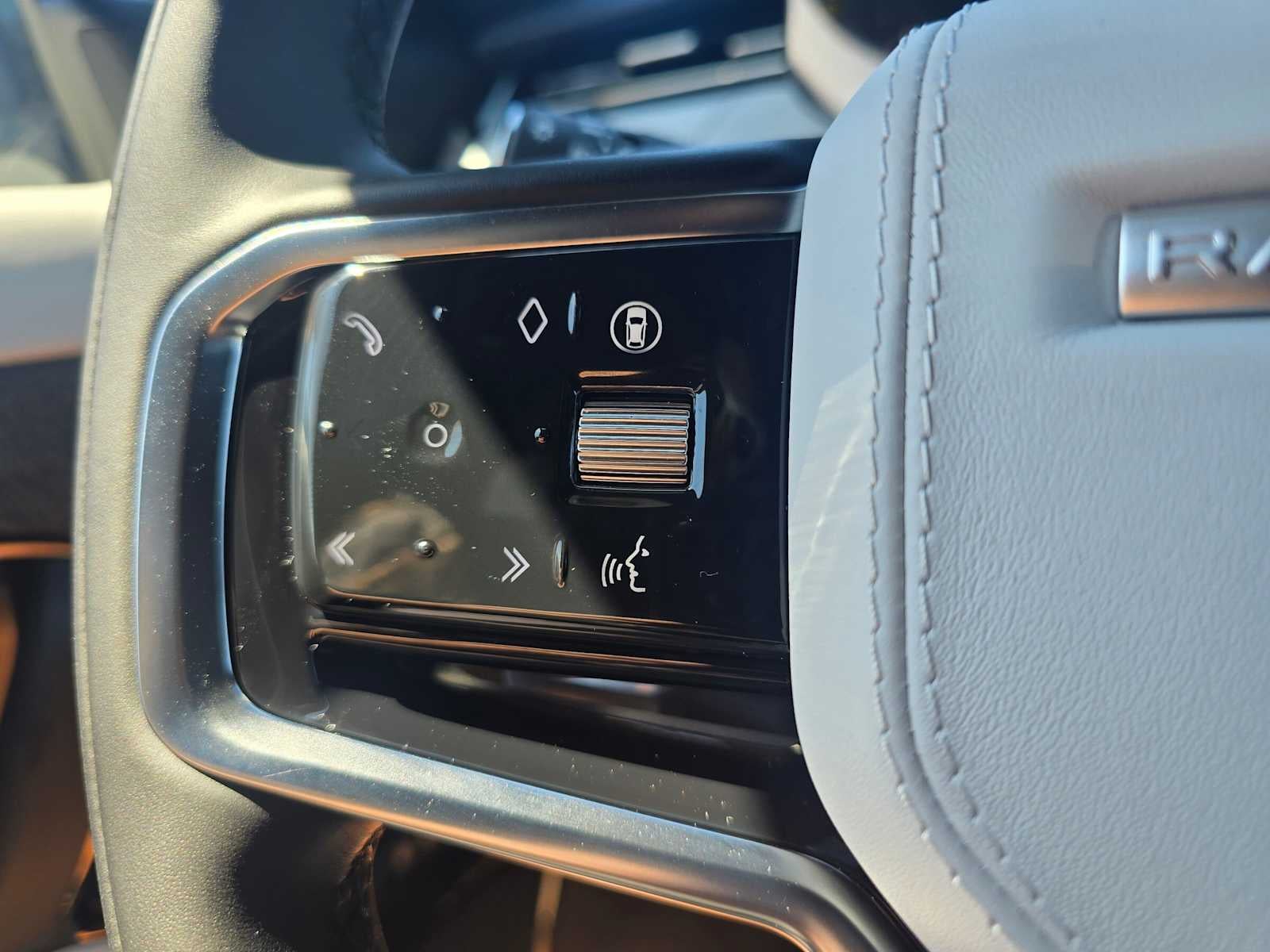 2026 Land Rover Range Rover Sport SE