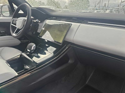 2026 Land Rover Range Rover Sport SE