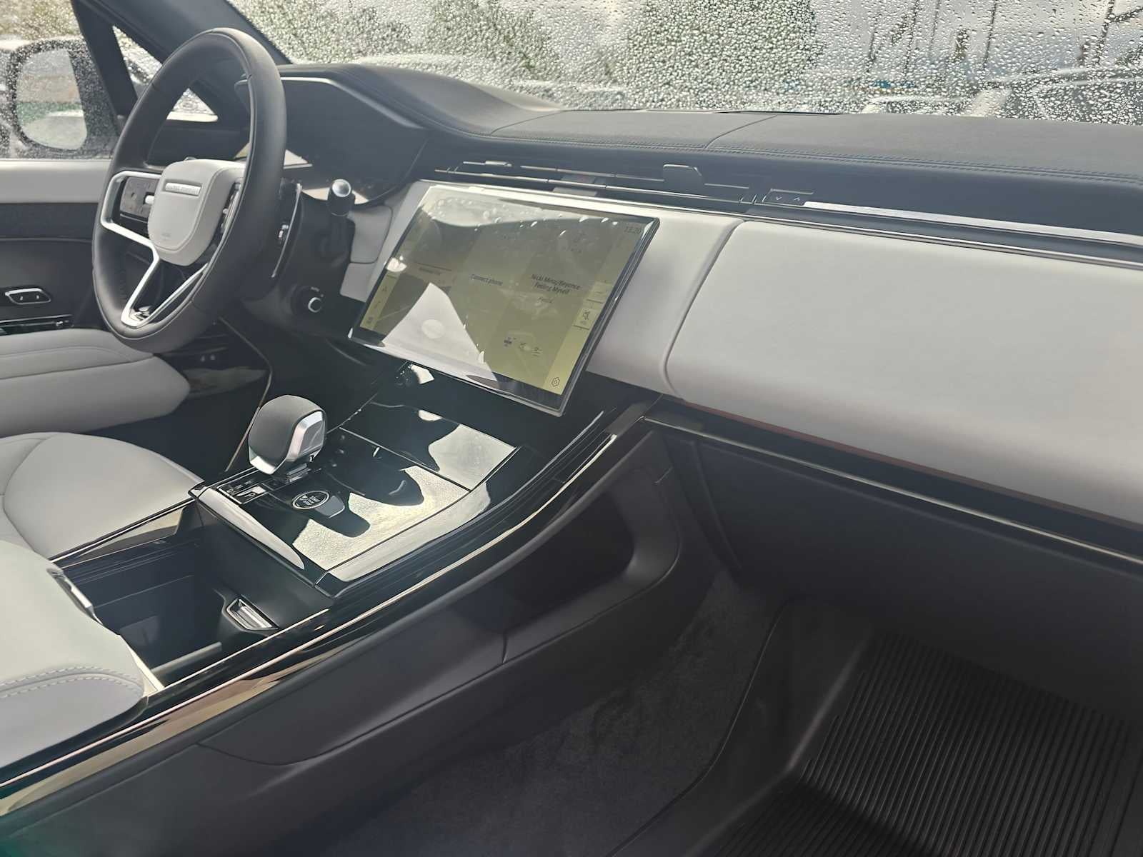 2026 Land Rover Range Rover Sport SE