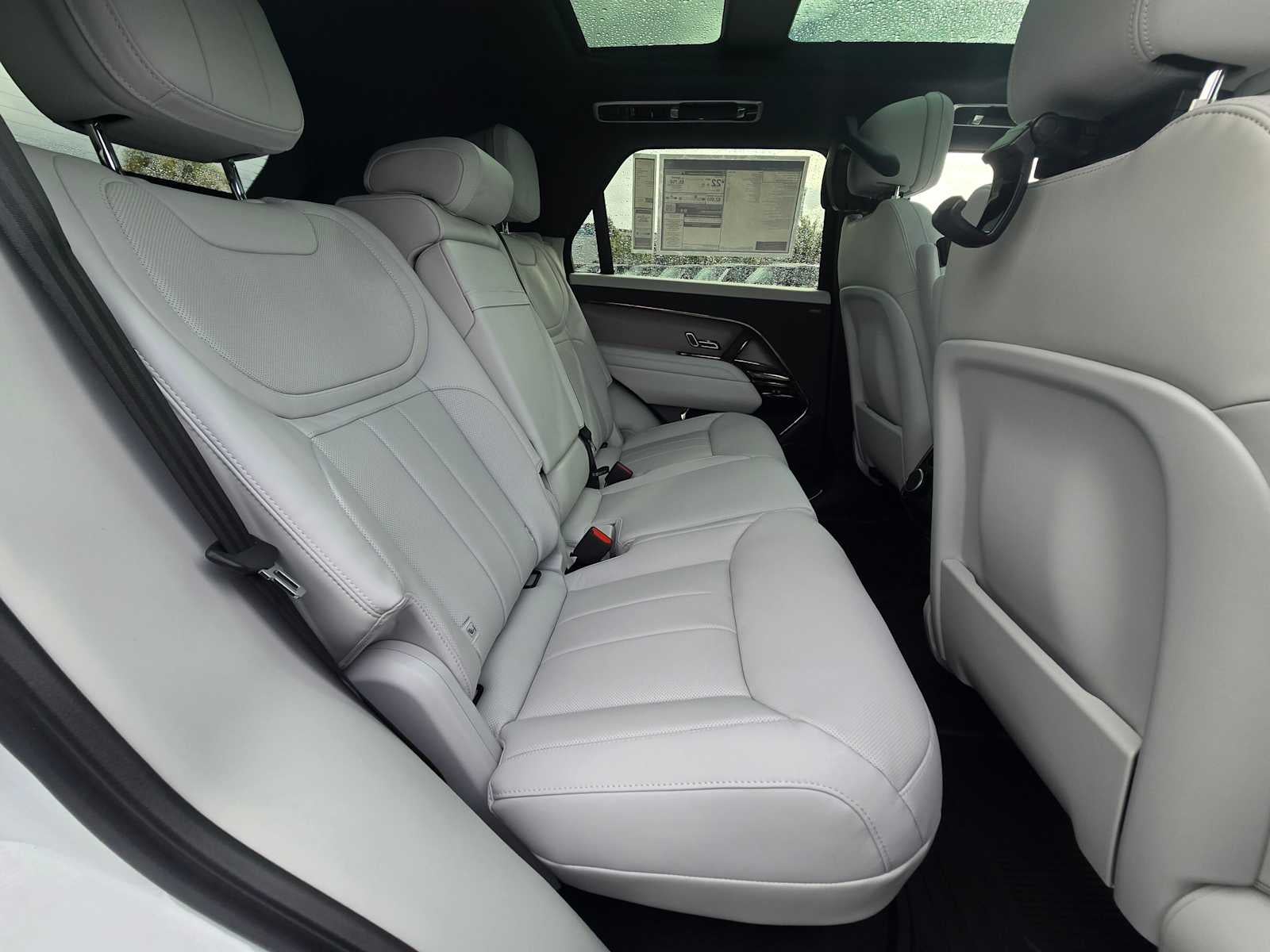 2026 Land Rover Range Rover Sport SE