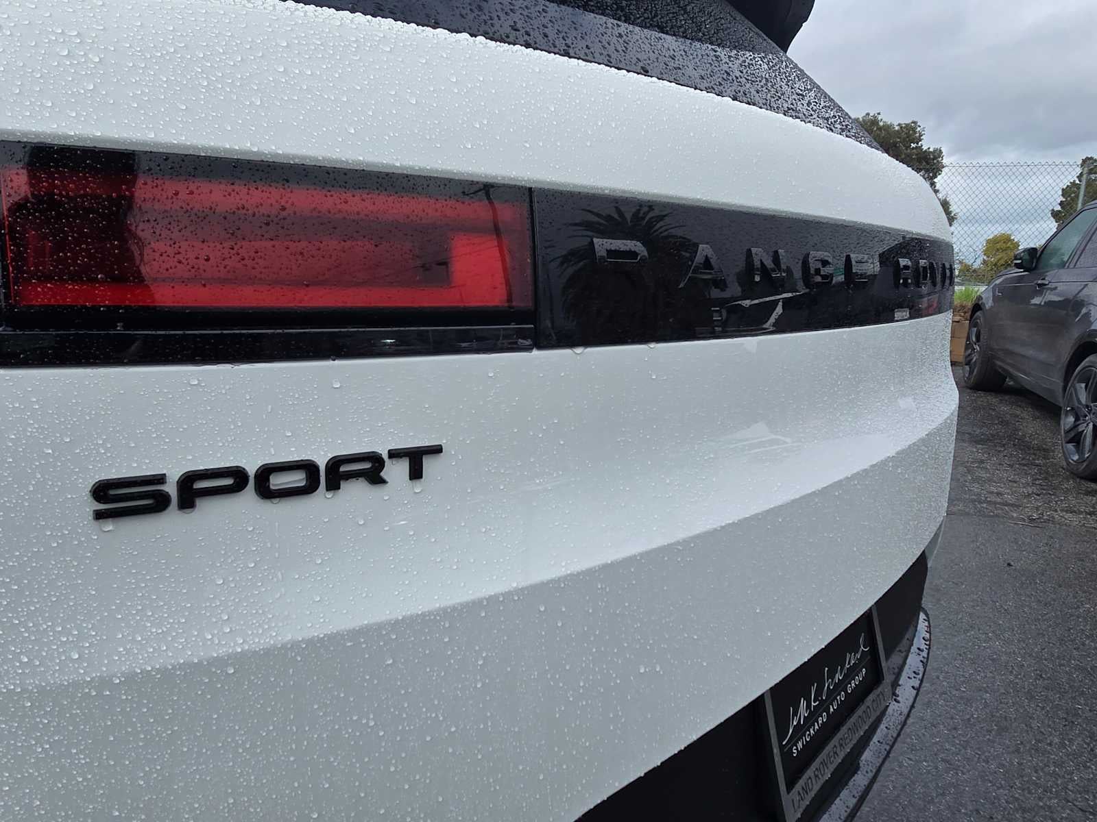 2026 Land Rover Range Rover Sport SE