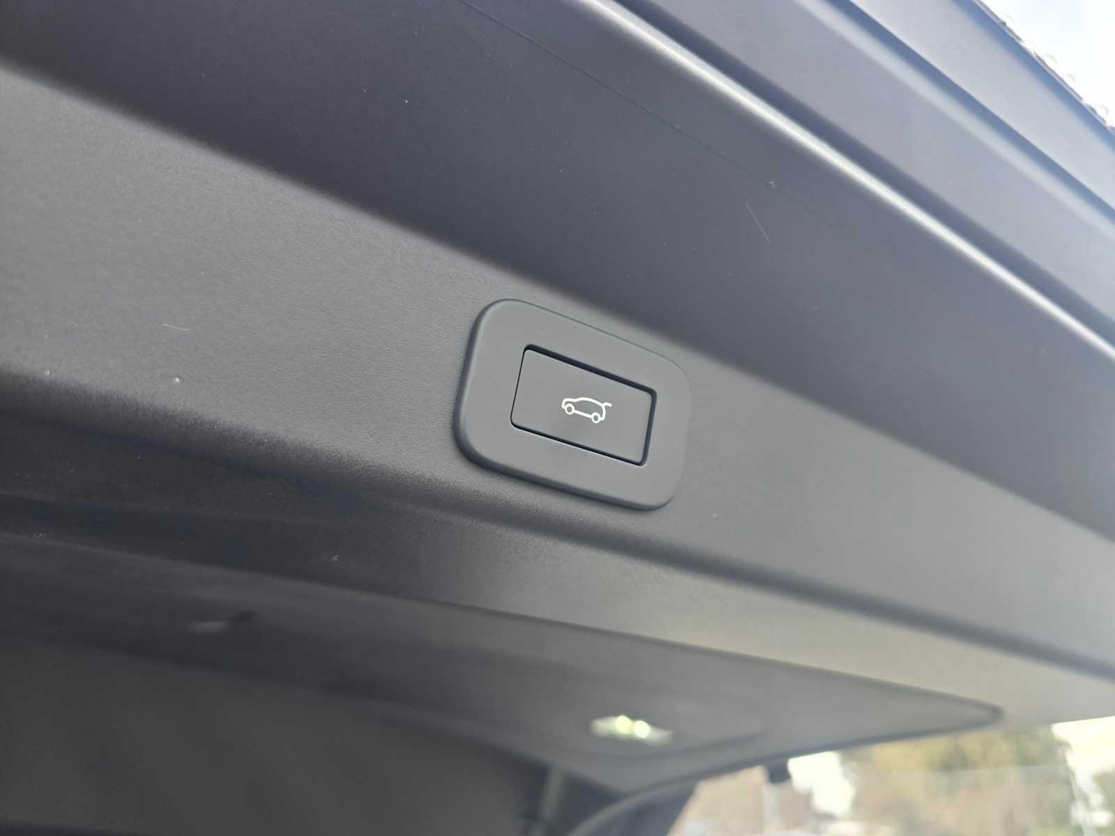 2026 Land Rover Range Rover Sport SE