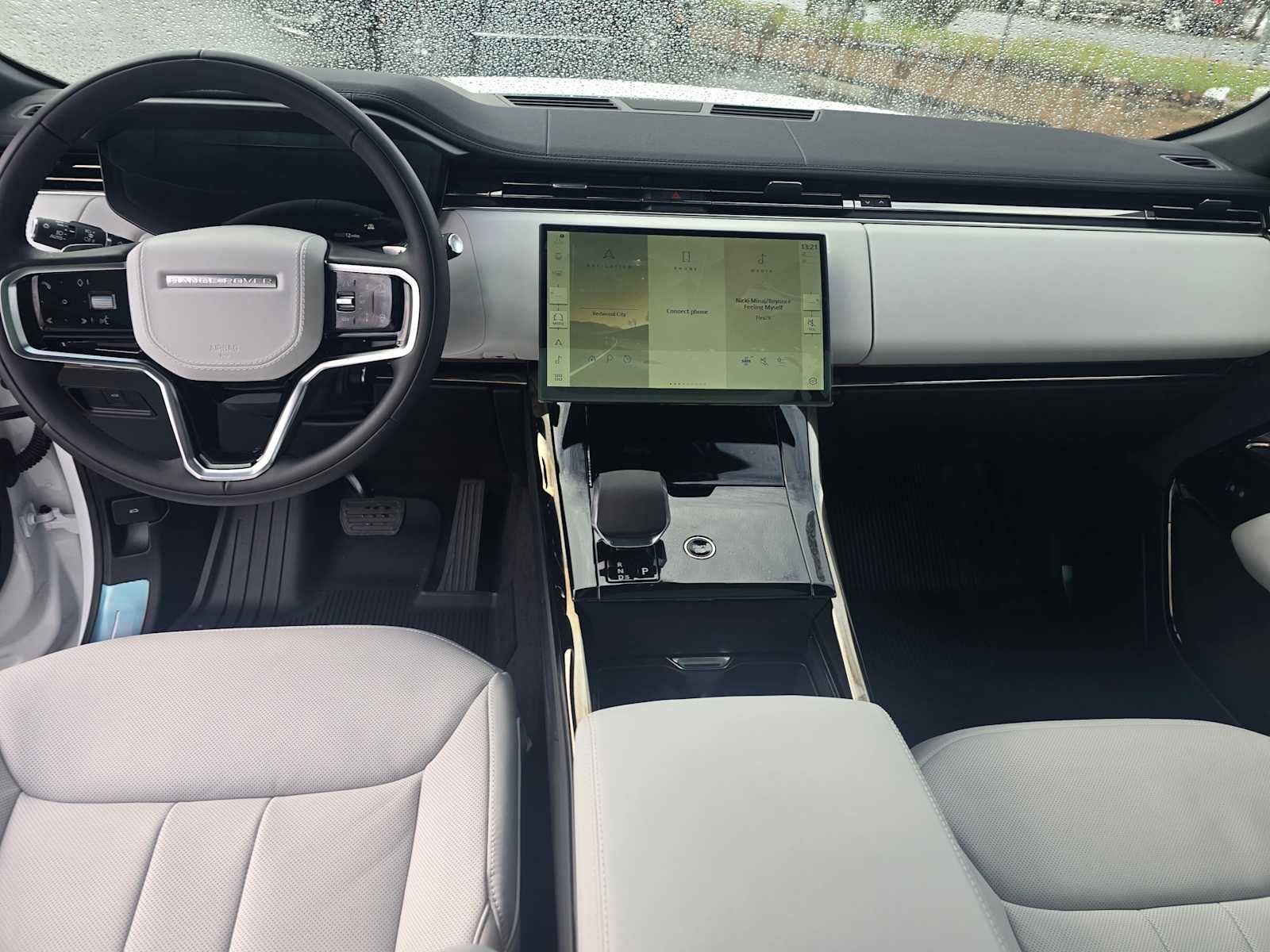 2026 Land Rover Range Rover Sport SE